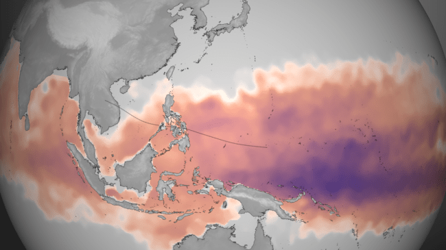 Bản đồ do Cơ quan Hải dương và Khí hậu Hoa kỳ lập cho thấy lượng nhiệt để hình thành bão Hải Yến vào cuối tháng 10, đầu tháng 11.  Màu tím thể hiện lượng dư nhiệt. Siêu bão tích năng lượng  bằng cách hấp thụ nhiệt từ đại dương. Đường chấm màu đen là đường đi dự kiến của bão. Nguồn: NOAA Environmental Visualization Laboratory
