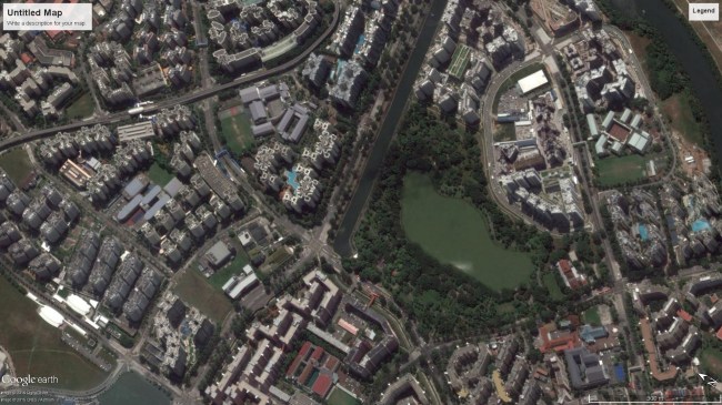 Với hệ số sử dụng đất đối với đất ở là 3.0, các khu đô thị mới tại Singapore có mật độ đủ lớn để có thể cung cấp các dịch vụ trong bán kính đi bộ, khuyến khích sử dụng phương tiện giao thông công cộng và giành đất cho công viên.