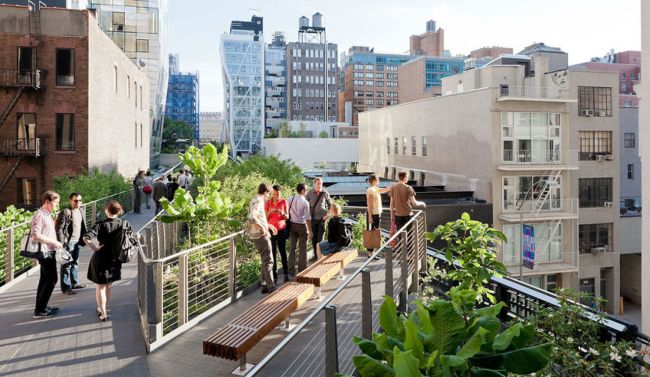 High Line - công viên ở trên cao của New York vốn là một tuyến đường sắt cũ không còn sử dụng.